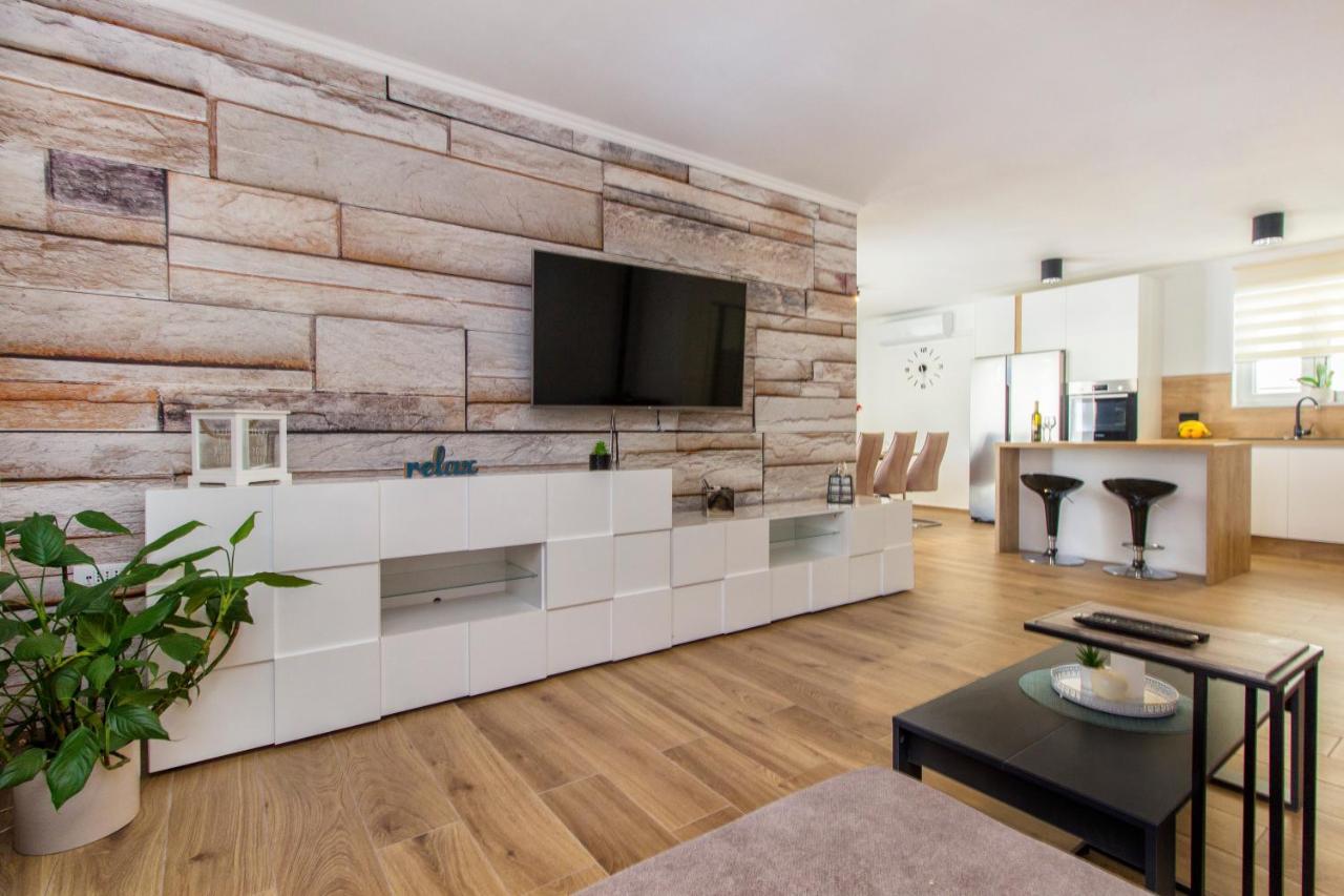 Holiday Home Lucia Lozovac Luaran gambar