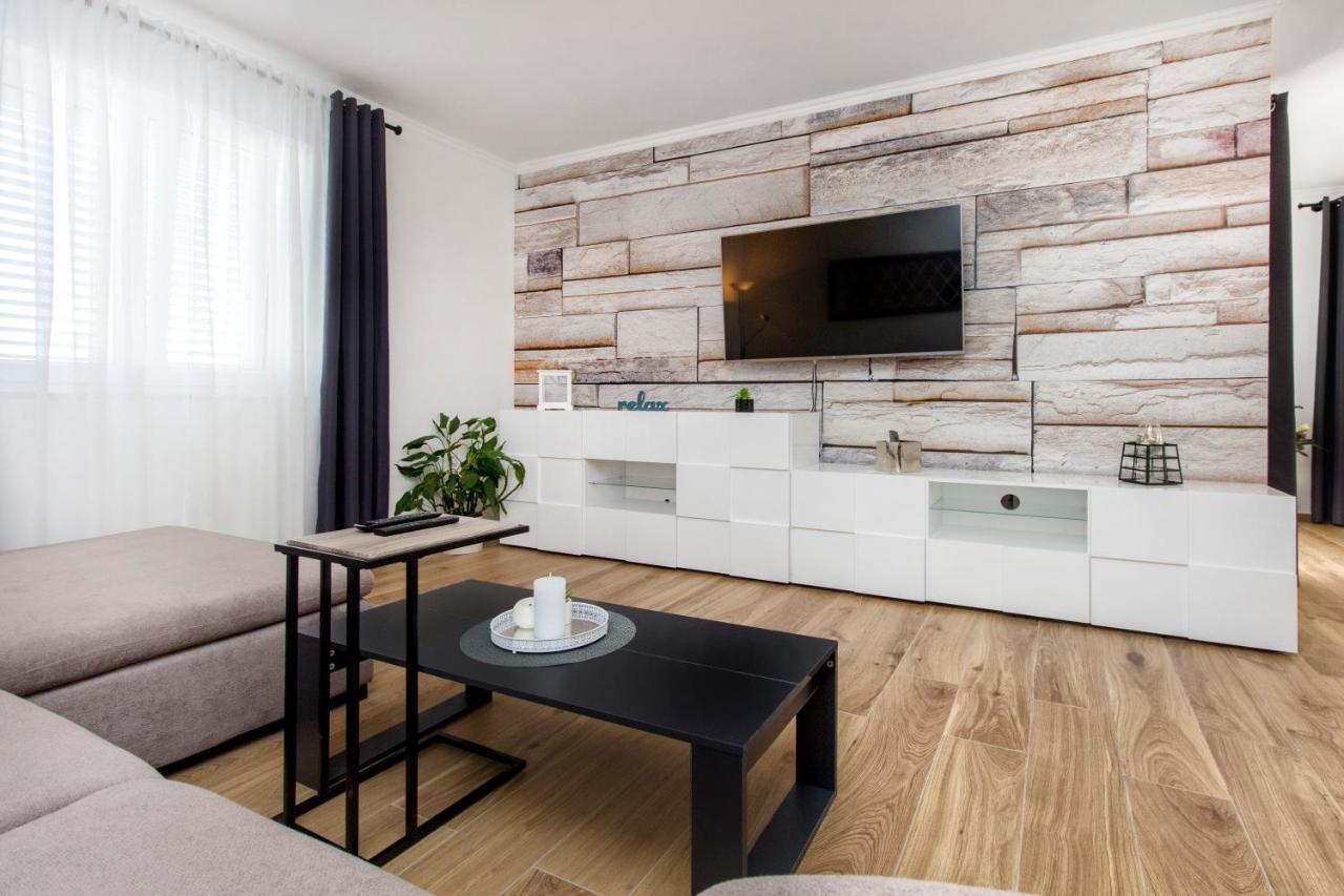 Holiday Home Lucia Lozovac Luaran gambar