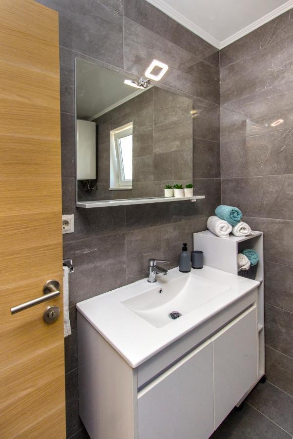 Holiday Home Lucia Lozovac Luaran gambar