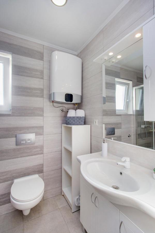 Holiday Home Lucia Lozovac Luaran gambar